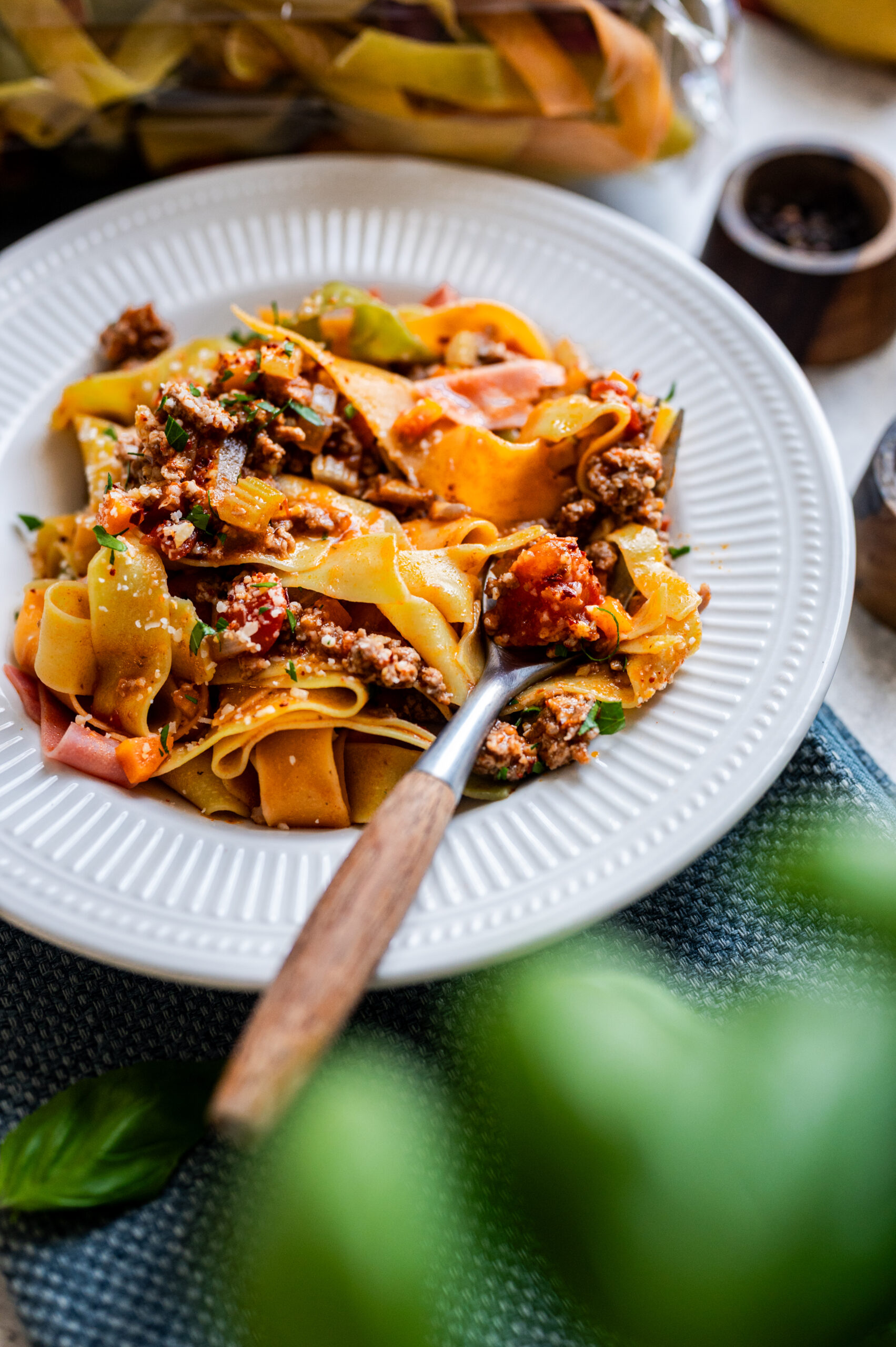Ταλιατέλες με Φρέσκα Λαχανικά & Μοσχαρίσια Bolognese